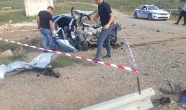 Biləsuvarda toy karvanı qəzaya uğradı, 5 nəfər ölüb FOTO