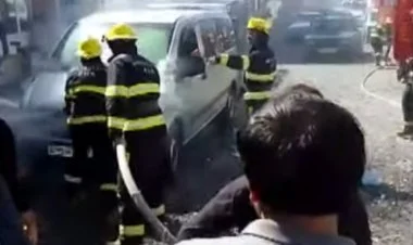 Şəkidə mikroavtobusda yanğın olub FOTO