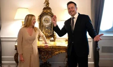 Mask İtaliyanın Baş naziri ilə sevgi macərasını təkzib edib