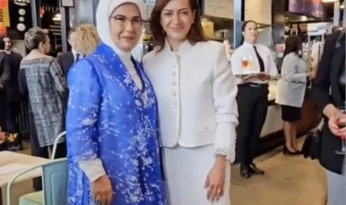 Anna Akopyan Nyu-Yorkda Əminə Ərdoğan ilə səmimi söhbət edib