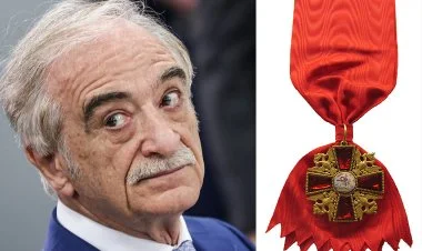 Putin Polad Bülbüloğlunu təltif etdi
