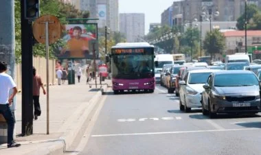 Bu küçədə avtobus zolağında vaxt məhdudiyyəti qoyuldu