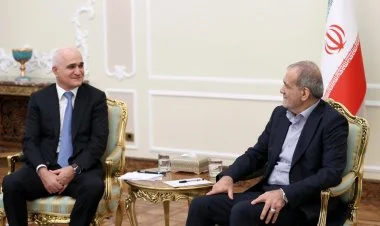İran Prezidenti Şahin Mustafayevi qəbul edib