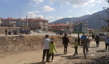 Zəlzələ Türkiyənin iki vilayətində 550 binaya ziyan vurub