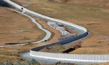 İran Əfqanıstan və Pakistanla sərhəddə divar çəkir