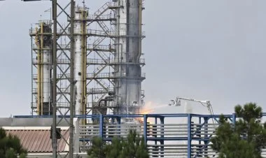 Heydər Əliyev adına Neft Emalı Zavodunda yanğın söndürülüb