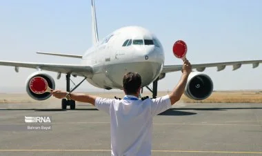 İran təyyarə reyslərini bərpa etdi