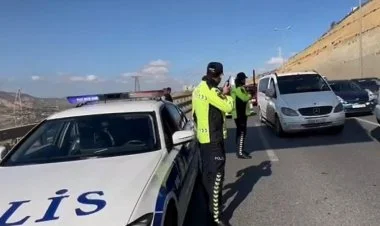 DYP sürüşmə olan yolda hərəkəti nizamlayır