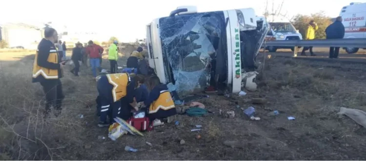 Türkiyədə dəhşətli avtobus qəzası, 7 ölü, 33 yaralı FOTO