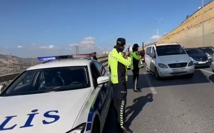 DYP sürüşmə olan yolda hərəkəti nizamlayır