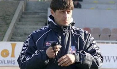 UEFA "Qarabağ"ın məşqçisini iki oyunluq cəzalandırıb