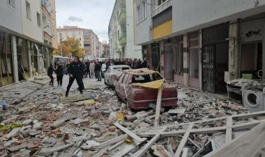 Türkiyə yaşayış binasında partlayış: 1 ölü, 18 yaralı