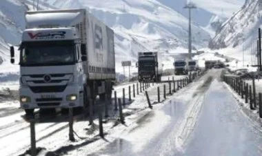 Gürcüstan və Ermənistanı Rusiya ilə birləşdirən yol bağlandı