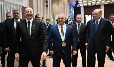 Viktor Orban Türk Dünyasının Ali Ordeni ilə təltif olunub