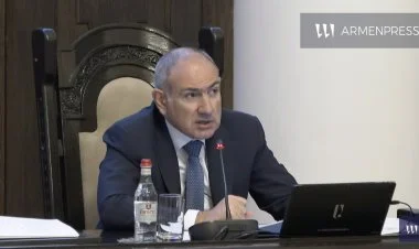 Paşinyan saqqalını qırxdı VİDEO