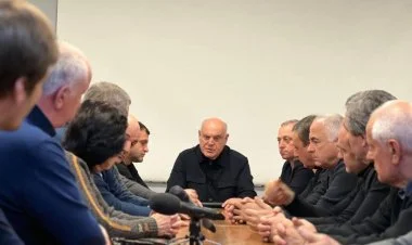 Abxaziyanın qondarma "prezidenti" Bjaniya istefa verdi