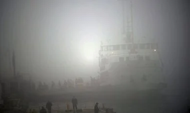İstanbul Boğazında dumana görə gəmi hərəkəti dayandırılıb
