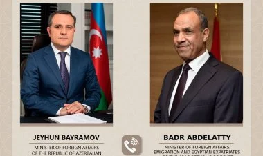 Ceyhun Bayramov Misirin xarici işlər naziri ilə danışıb