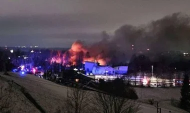 Vilnüsdə yük təyyarəsi yaşayış evinin üzərinə düşüb