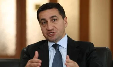 Hikmət Hacıyev "Politico" nəşrinin abırını ətəyinə bükdü