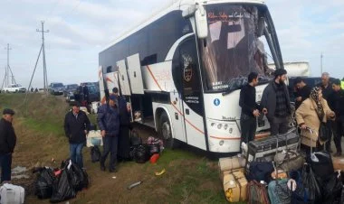Naxçıvandan gələn avtobus Biləsuvarda "Kamaz"la toqquşub