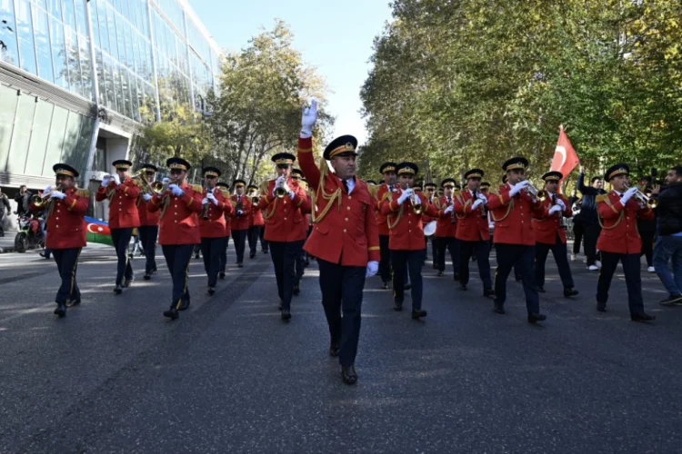 Bakıda Zəfər yürüşü keçirilir