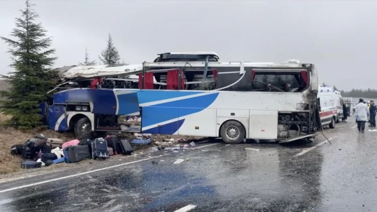 Türkiyədə avtobus aşıb, ölən və yaralananlar var