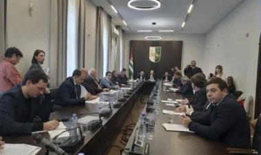 Separatçı Abxaziya rusiyayönümlü qanunu rədd etdi