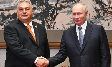 Putin Orbanla telefon danışığı aparıb
