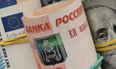 Rus rublu yenə qiymətdən düşdü