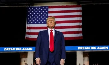 Tramp Ağ Evə qayıtdığı ilk gün 25 fərman imzalayacaq