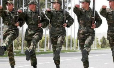 Hərbi qulluqçuların xidmətinin son yaş həddi azaldılır