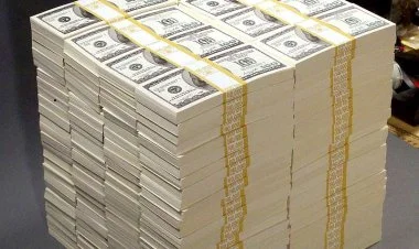 Əsəd Suriyadan Rusiyaya 2 ton dollar və avro nağd pul aparıb