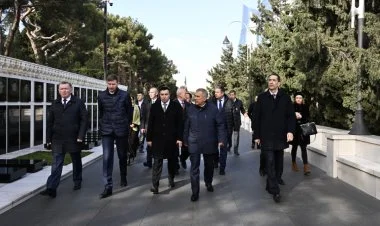 Rüstəm Minnixanov Fəxri Xiyaban və Şəhidlər xiyabanında