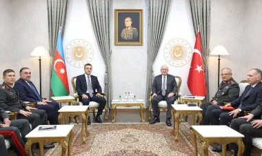 Y.Gülər Azərbaycanın müdafiə nazirinin müavinini qəbul edib