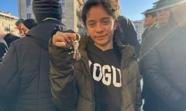 Bu gün Şuşaya köçən ailələrə evlərinin açarları verilib