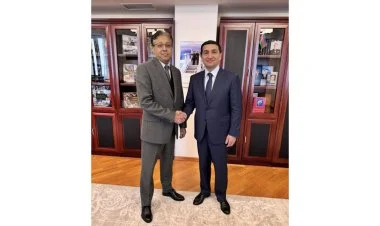 Hikmət Hacıyev Pakistan səfirini qəbul edib