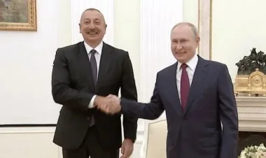 Putin Əliyevi ad günü münasibətilə təbrik etdi