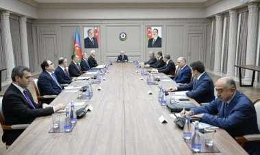 Təyyarə qəzasını araşdıran Dövlət Komissiyasının iclası