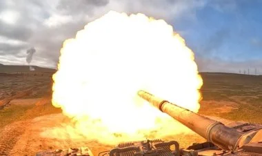 Tank bölmələrinin döyüş atışlı taktiki təlimi VİDEO