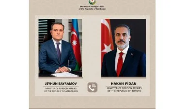 Ceyhun Bayramov Hakan Fidanla telefonla danışıb