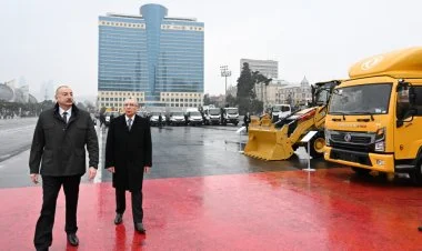 İlham Əliyev xüsusi təyinatlı nəqliyyatla tanış olub FOTO