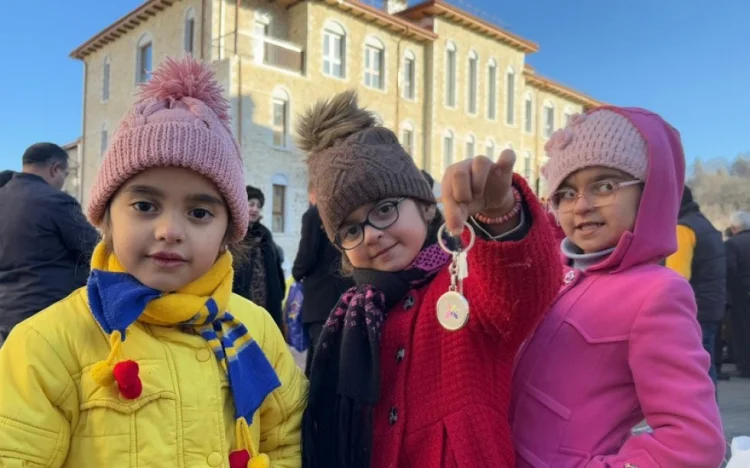 Köç karvanı Şuşaya çatıb, mənzillərin açarları verilib