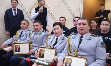 AZAL-ın sərnişinlərini xilas edənlər mükafatlandırılıb