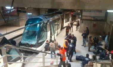 Fransada iki şəhər qatarı toqquşub