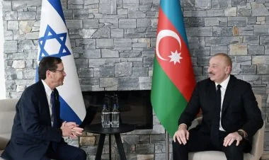 İlham Əliyev Davosda Şolzdan sonra İsxak Hersoqla görüşüb