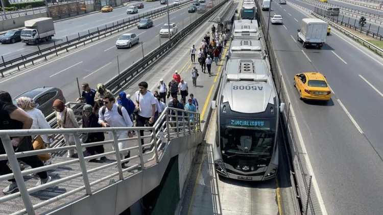 İstanbulda ictimai nəqliyyatda gediş haqqı 35 faiz bahalaşıb