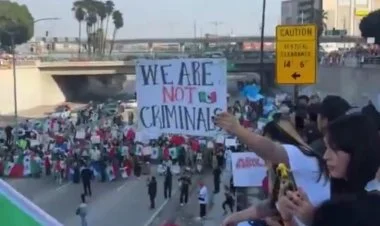 Los-Anceles şəhərinin mərkəzində kütləvi etirazlar keçirilir