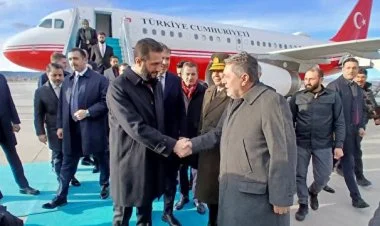 Ərdoğan Əhməd əl-Şaranın Ankara səfəri üçün təyyarə göndərib
