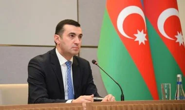 Ayxan Hacızadə Paşinyanın tezislərini ifşa etdi